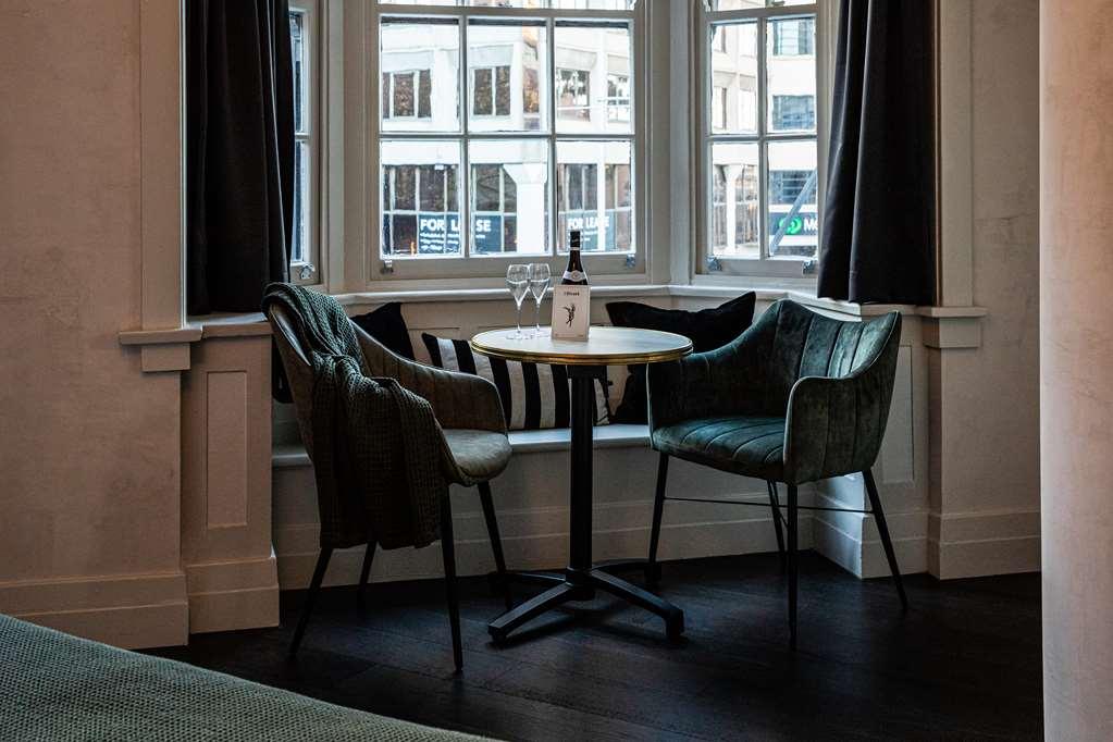 The Strand Hotel Sydney Room photo